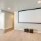 Lovely Walk-Out Apt with Movie Screen 20 Mi to SLC! - ساوث جوردان