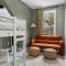 Lakefront Retreat, Mins to Dtown, Firepit, Hot Tub, Pet friendly!
