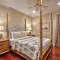 Luxe Haven Lakehouse - Hot Springs