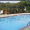4 Seasons Lodge