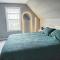 Modern 5 Bedroom Home, 6 miles from Skyline Drive
