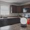 Modern 5 Bedroom Home, 6 miles from Skyline Drive