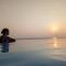 Joansa Luxury Beachfront Apartment - Uswetakeiyawa