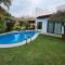 Casa de 1 nivel con alberca en fraccionamiento las Fincas.