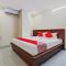 Super OYO Hotel Silver House Near Mantri Square Mall - Bangalore