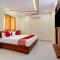 Super OYO Hotel Silver House Near Mantri Square Mall - Bangalore