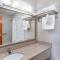 Ramada by Wyndham Bowling Green