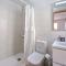 2BD Spacious & Stylish apartment with heated pool - Las Rosas