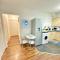 Cozy Southampton apt with free parking