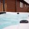3 Bedroom lodge with hot tub
