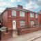 The Serene Stays - 3 Bed Home in Oldham Manchester The Serene Stays - 3 Bed Home in Oldham Manchester