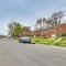 Temple Hills Home with Private Backyard Less Than 9 Mi to DC - تمبل هيلز Temple Hills Home with Private Backyard Less Than 9 Mi to DC - تمبل هيلز