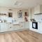 Trinity Square Loft + sea views