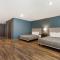 WoodSpring Suites Corona - كورونا