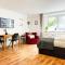 Bild modern Room with Netflix in Porta Westfalica