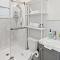Modern 4BR 2BA Apt Steps to the Beach Open Living