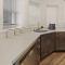 Steps from the Beach Spacious Modern 4BR 2BA Apt - 大西洋城