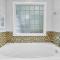 Spacious 4BR with Loft Bedroom - كولومبيا