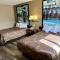 Super 8 by Wyndham Latham - Albany Airport