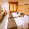Sarok Hotel