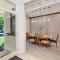 Old Town Oasis - Spacious Artisan Home in Old Town