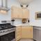 Old Town Oasis - Spacious Artisan Home in Old Town