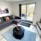 Elegant 2-Bed in Central Headington-Modern New Built Retreat- Wi-Fi, Netflix, Top Location