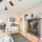 Pet-Friendly Galveston Bungalow, half Mi to Beach!
