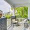 Pet-Friendly Galveston Bungalow, half Mi to Beach!
