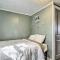 Buttermilk Cottage in Cape Cod Steps to Beach - ويرهام