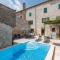 Charmantes Ferienhaus in Svetvinčenat mit Privatem Pool