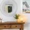 Belmore Palms ~ 2 Min to Surfie, Village & Beach