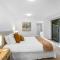 Belmore Palms ~ 2 Min to Surfie, Village & Beach