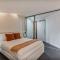 Apartment nestled between Lake Burley Griffin, city and ANU