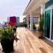 Moderna casa de 3 dormitorios con cama King size y vistas al horizonte de la piscina