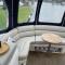 ENTIRE LUXURY MOTOR YACHT 70sqm - Oyster Fund - 2 double bedrooms both en-suite - HEATING sleeps up to 4 people - moored on our Private Island - Legoland 8min WINDSOR THORPE PARK 8min ASCOT RACES Heathrow WENTWORTH LONDON Lapland UK Royal Holloway - 埃格姆