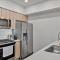3 Lux large apartment heart of SM