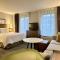 Staybridge Suites Milwaukee West-Oconomowoc by IHG - Oconomowoc