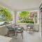 3BR City Chic Modern Apt - Central Location