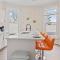 3BR City Chic Modern Apt - Central Location