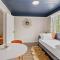 3BR City Chic Modern Apt - Central Location