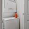 3BR City Chic Modern Apt - Central Location