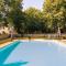 Romantic stay in a medieval castle with pool and restaurant among others - Chaleix