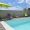 Chic Holiday Home in Pradons with Swimming Pool - Pradons