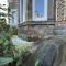 The Holyrood Park Hideaway is a Lush & Arty 2 Double Bed Apartment