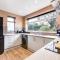 Lavish 2BR Bungalow Retreat in Birkenhead - Birkenhead
