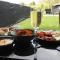 Chalet Sea-renity Lakeside met jacuzzi