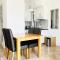 Cosy Sunny One Bedroom Apartment