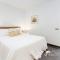 Stunning Villa Angeles with Private Pool and AC close to Sitges
