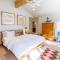 Warm Springs Ski Way Home with Pool, Pickleball, and More! - كيتشوم
